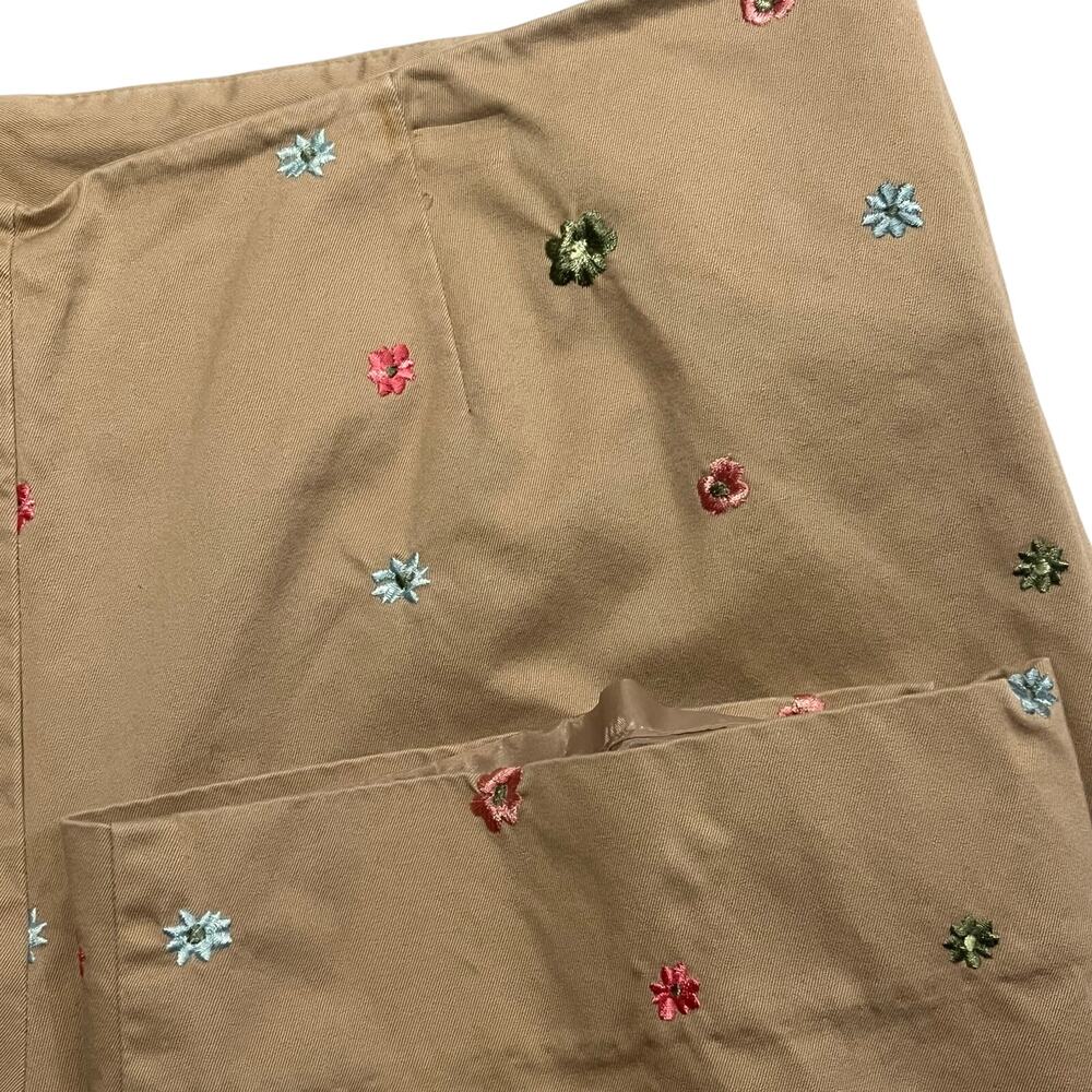 Liz Claiborne Women 12 Tan Colorful embroidered Flowers Lined Carpi Pants‎ Y2K